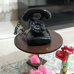 تلفن قدیمی نوستالژی با خمیر ایتالیایی قابل شستشو به همراه میز و یادآور خاطرات گذشته مناسب هدیه برای عزیزانتون قیمت مناسب