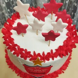 کیک تولد خانگی پرسپولیس با تزیینات فوندانت و چاپ خوراکی رستا کیک(ارسال به صورت پس کرایه و با پیک)
