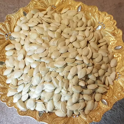 تخمه کدو درشت گوشتی تازه و درجه یک (500گرم)