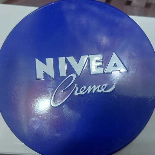 کرم مرطوب کننده دست و صورت حجم 150 میلی لیتر نیوآNivea cream 150ml

