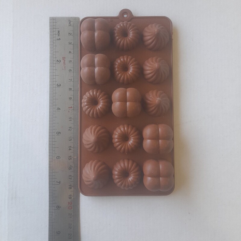 قالب شکلات و پاستیل سیلیکونی مدل ژله ای رنگ قهوه ای..طول 20سانت..عرض 10سانت