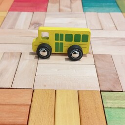 اسباب بازی اتوبوس چوبی متحرک (ماشین تزیینی)