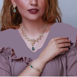 سرویس کامل  جواهری با زنجیر کارشده د طرح دار زیورآلات و بدلیجات دخترانه خاص ( حراج به دلیل باقی ماندن 1 عدد از هر مدل) 
