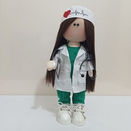 عروسک روسی دکتر پرستار(ملیسا)کاملا دست ساز هست از بهترین متریال ساخته شده در هر اندازه ولباس ومویی قابل سفارش هست 