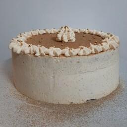 کیک خانگی کیک خامه ای  کیک کافی شاپی  فیلینگ خامه و گردو  و طعم نسکافه به وزن 1000 گرم 