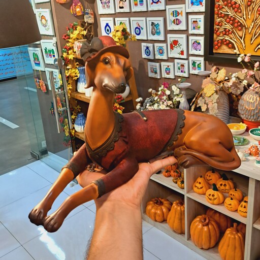 مجسمه سگ ونی داگ وارداتی تندیس سگ نماد سگ فنگشویی استند سگ دکوری مجسمه سگ سوسیسی مجسمه فنگ شویی تندیس کادویی خاص