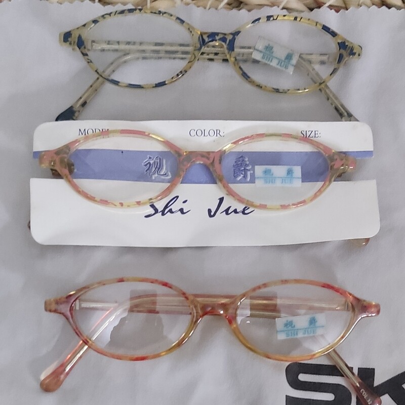 عینک بچگانه کائوچوئی ما مقاوم و مطابق با استانداردهای کیفیت بالامی باشدفرزندتان همراه با طراحی جذاب دنیا را زیبا می بیند