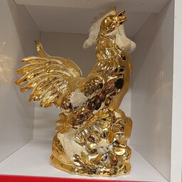 مجسمه خروس طلایی