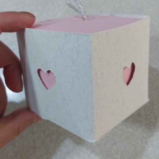 جعبه کادو مناسب هدیه های کوچک و زیبای شما  رنگ سفارشی پذیرفته میشود