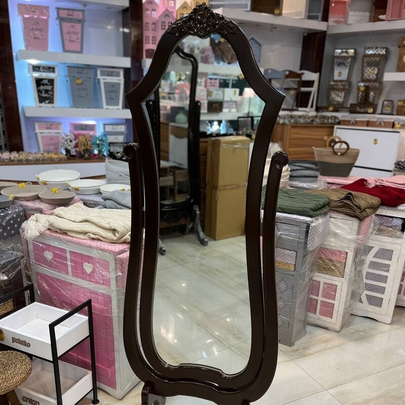  آینه قدی آنتیک جدید
جنس  ام دی اف
ارتفاع  170
هزینه ارسال به عهده مشتری وپسکرایه