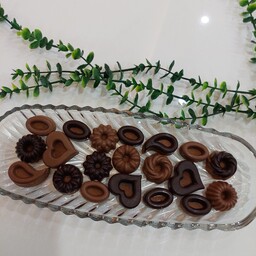 شیرینی برشتوک  شکلاتی کره ای یک کیلویی (هزینه ی ارسال موقع تحویل به عهده مشتری)