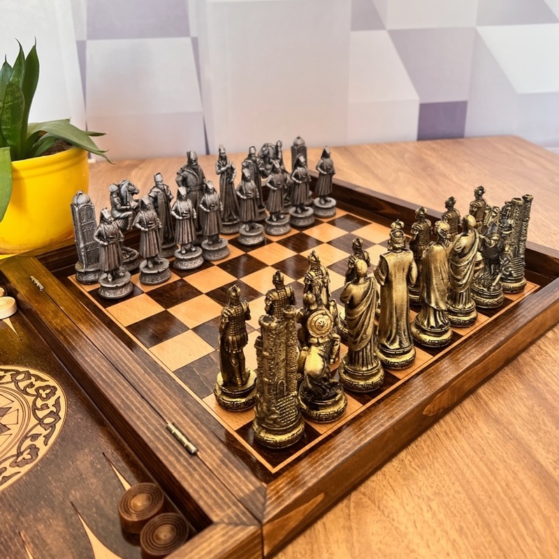 4 بازی چهاربازی تخته شطرنج منچ ومارپله