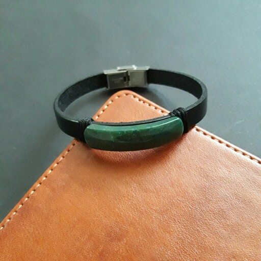 دستبند اسپرت چرم با سنگ طبیعی عقیق خزه ای با قفل ساعت استیل رنگ ثابت ( اکسسوری مردانه  زنانه پسرانه دخترانه چرمی معدنی )