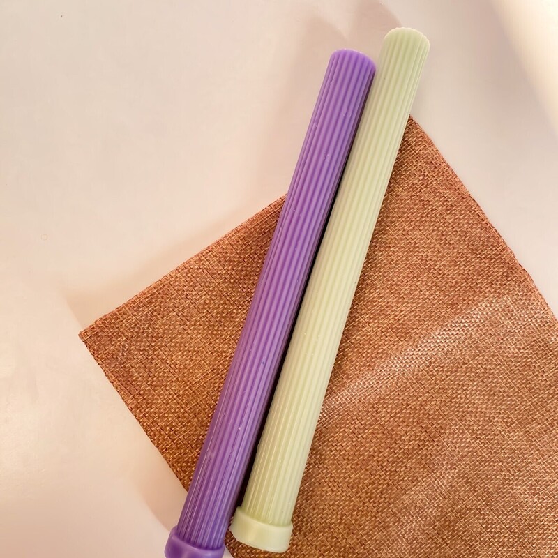 شمع قلمی شیاردار زیبا ارتفاع 20 سانت مناسب دیزاین و هدیه قابل اجرا در هر رنگ با هر تعدادی