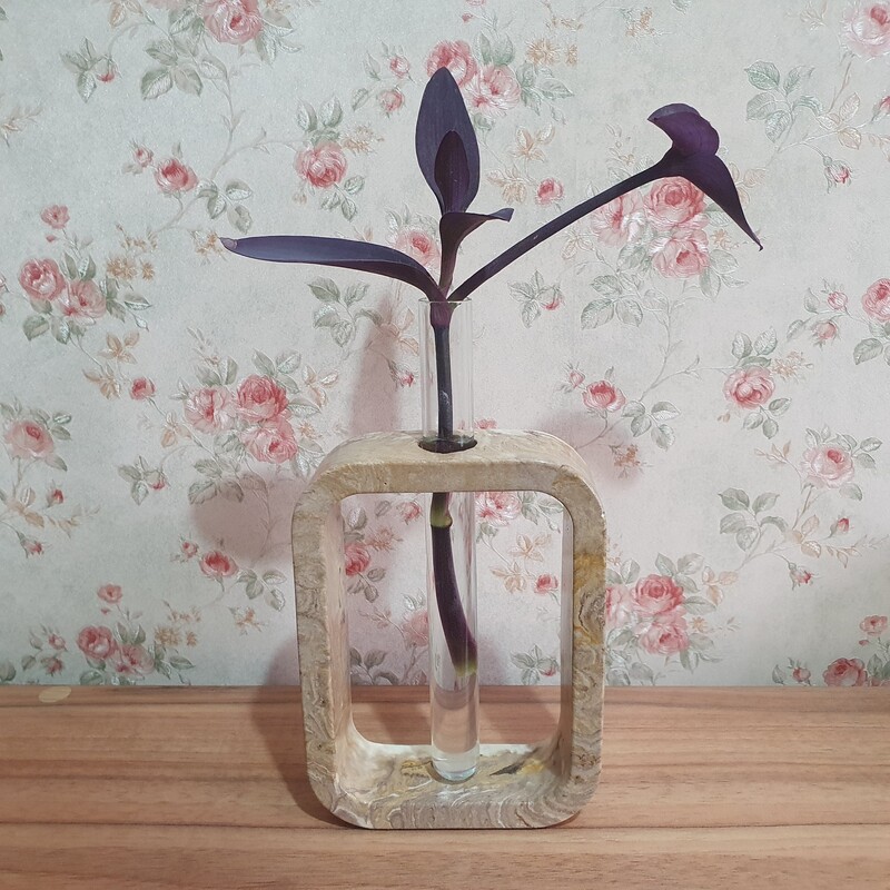 گلدان گلجای مستطیل با شیشه جنس سنگ مصنوعی(بتنی) رنگ قهوه ای و خردلی
