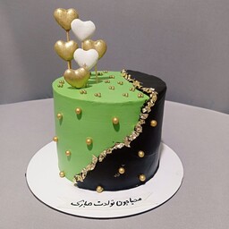 کیک با تم سبز و مشکی خاص در خانه کیک بومهن 