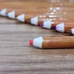 مداد آرایشی قرمز نارنجی طبیعی برند Younew با 4 قابلیت خط لب، سایه، مداد ابرو و مداد چشم (دستساز و فاقد ترکیبات شیمیایی

