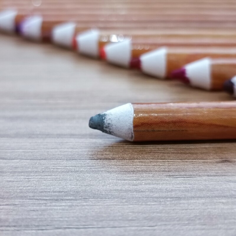 مداد آرایشی دودی روشن طبیعی برند Younew با 4 قابلیت خط لب، سایه، مداد ابرو و مداد چشم (دستساز و فاقد ترکیبات شیمیایی)

