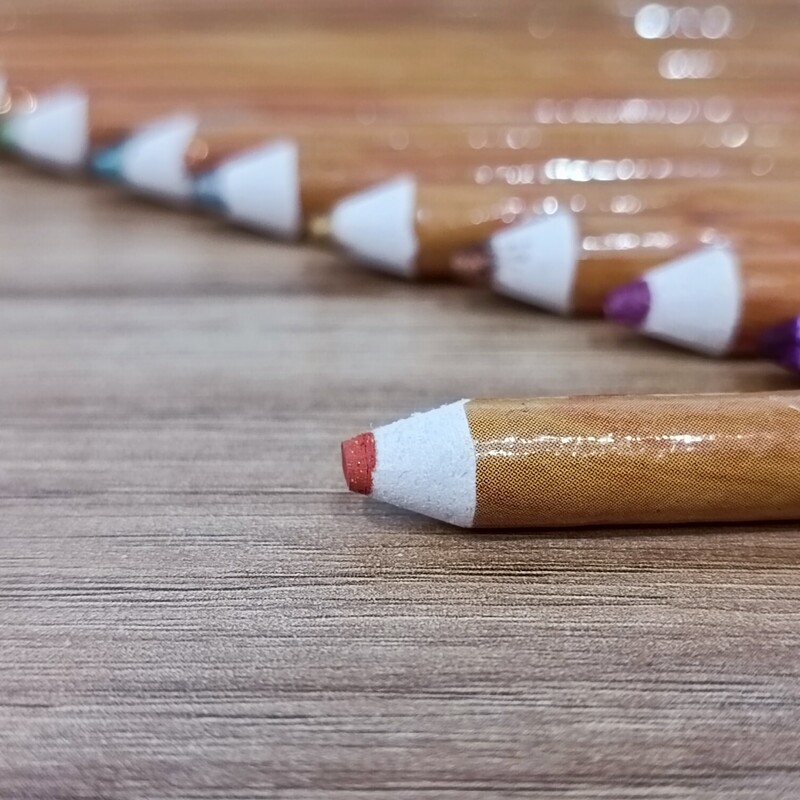 مداد آرایشی گلبهی طبیعی برند Younew با 4 قابلیت خط لب، سایه، مداد ابرو و مداد چشم (دستساز و فاقد ترکیبات شیمیایی)

