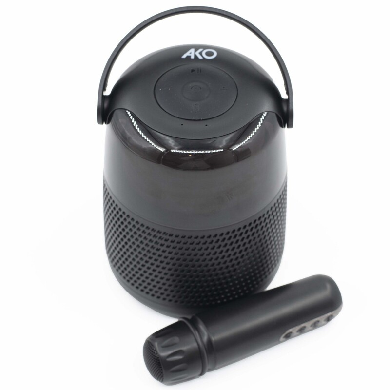 اسپیکر  قابل حمل  بلوتوثی مدل AKO AS 17 داری میکروفن  برای سخنرانی  و خوانندگی 