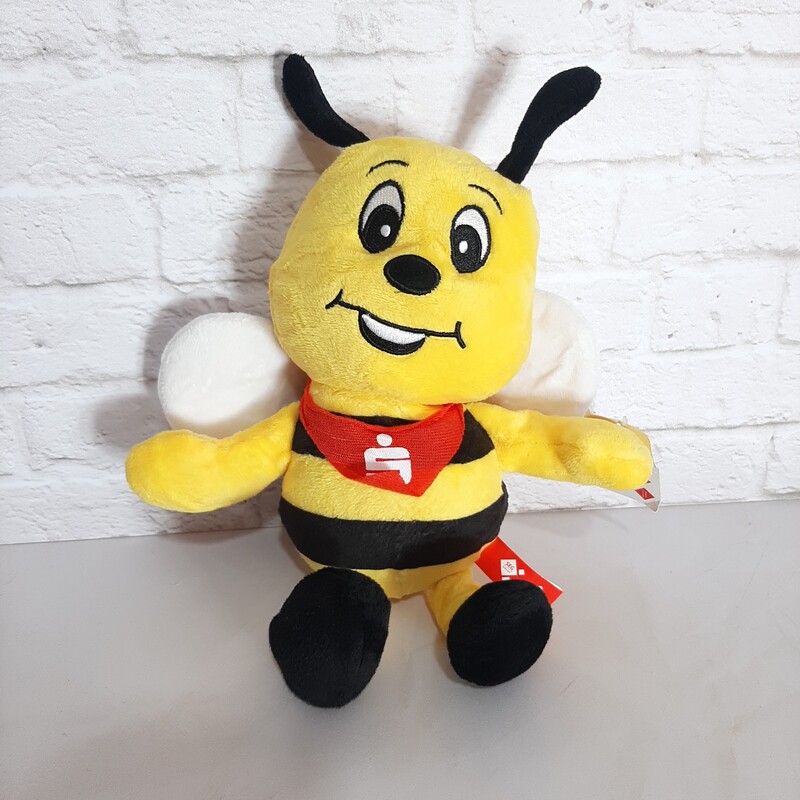 عروسک زنبور آلمانی تگ دار بسیااااار با کیفیت و زیبا.اجزای صورتش گلدوزی شده بسیار کیفیت عالیی داره قابل شستشو ست