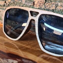 عینک چوبی دست ساز  با چوب گردو درجه یک شیشه پولاریزه و پوشش آبگریز