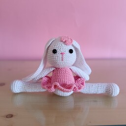 عروسک بافتنی خرگوش خانوم با لباس صورتی (عروسک دخترانه)