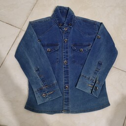 پیراهن جین پسرانه رنگ آبی دارای دو جیب در سایز 1،3،4 