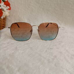 عینک آفتابی زنانه شیشه رنگی جذاب ،uv400 همراه با کاور هدیه 