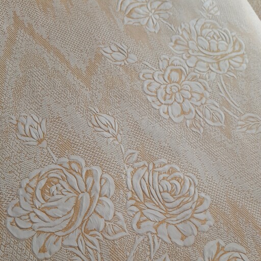 کاغذ دیواری گلدار نقش برجسته، رنگ کرم خیلی روشن طرح گل رز کیفیت عالی ابعاد ده متری