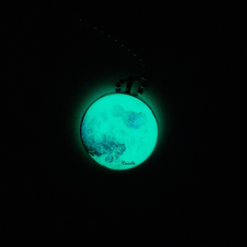 گردنبند ماه تولد و ماه شبتاب . شبتاب آبی فیروزه ای 