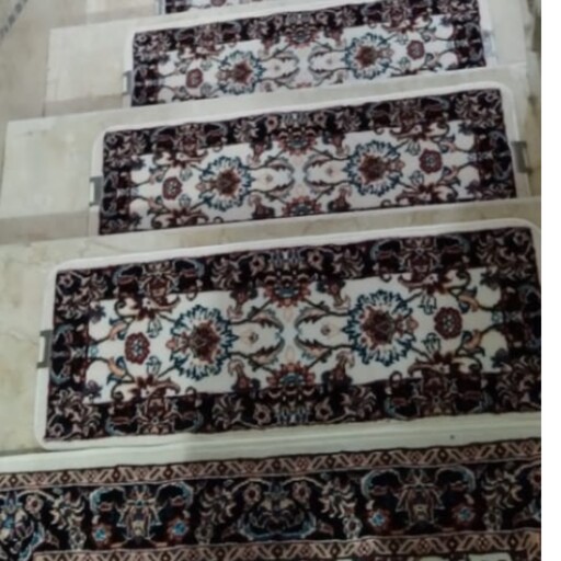 فرش پله تکی ( روپله ای)سایز 30 در 70 افشان کرم با قیمت تخفیفی 500شانه تراکم هزار