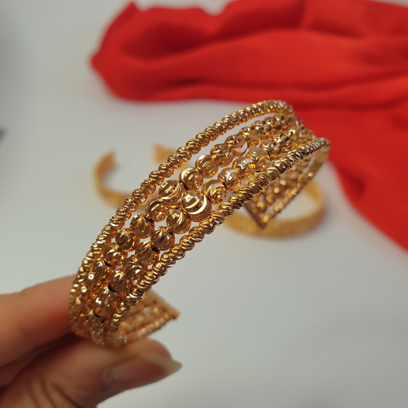 دستبند زنانه طرح طلا گوی البرنادو رنگ ثابت آبکاری طلا کیفیت فوق العاده عالی برندمعتبر ysx