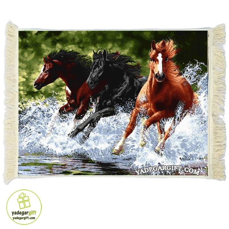 تابلو فرش ماشینی طرح حیوانات مسابقه ی اسب ها 2 کد h2 - 150*100