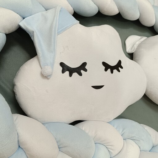 کوسن ابر مخمل فانتزی محافظ تخت کودک 45سانت  سفید با کلاه خواب رنگی (به دلخواه شما قبل از سفارش رنگ کلاه رو انتخاب کنید)