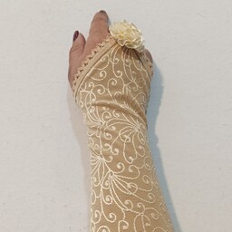ساق دست انگشتی گلدار دانتل آلمانی کرم رنگ بدن
