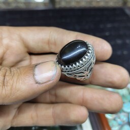 انگشتر عقیق سیاه معدنی با رکاب نقره عیار 925 سنگ معدنی با خواص انگشتر مردانه