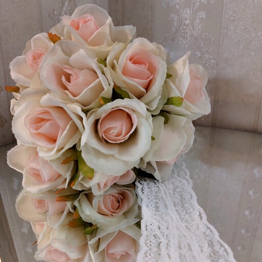 دسته گل عروس سفره عقد رز مصنوعی صورتی  سفید مناسب خاص پسندها