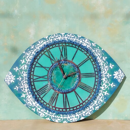 ساعت دیواری رزین پتینه شده ،رنگ سبز آبی با سنگ فیروزه مصنوعی