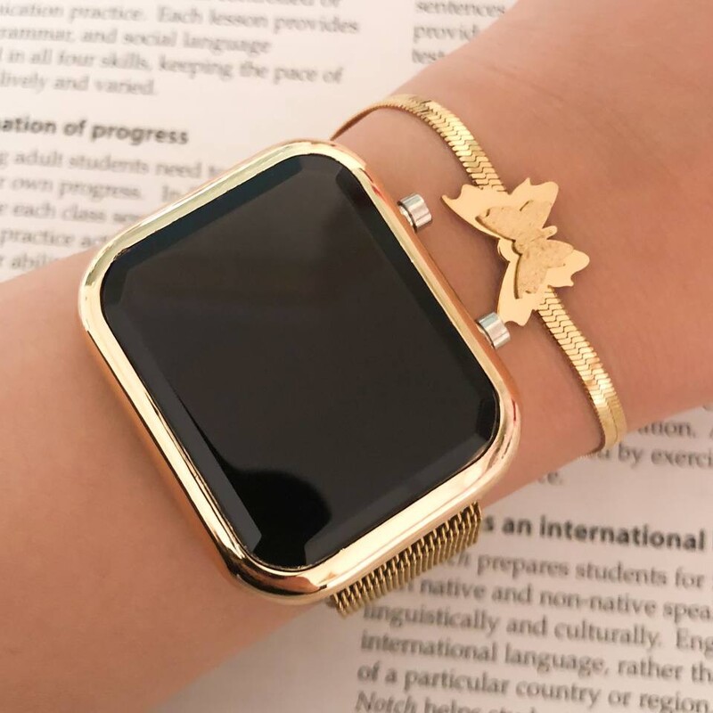 ساعت ال ای دی اسپرت طلایی به همراه دستبند ماری پروانه ای طلایی