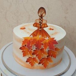کیک تولد خامه ای دخترانه پاییز فیلینگ موز و گردو ( یک کیلویی )