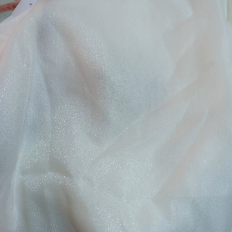 پارچه پرده کرپ شاین شیری رنگ عرض 3 متر جنس ضخیم تر از حریر بدون نیاز به آستر