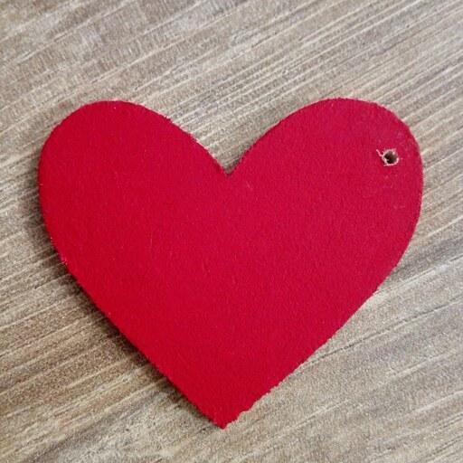 قلب چوبی کاملا دست ساز سه سانتی قرمز رنگ شده