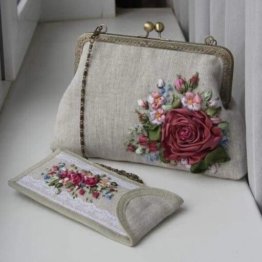 کیف گلدوزی شده زنانه شیک