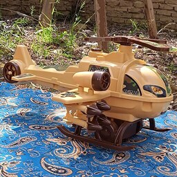 اسباب بازی هلی کوپتر جنگی با پره های متحرک هلیکوپتر