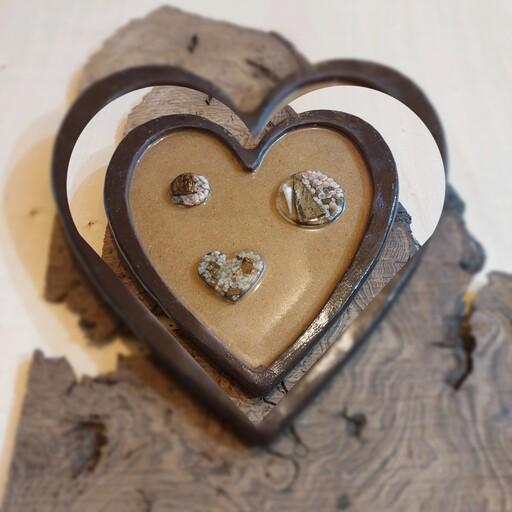 تابلو رزینی طرح قلب ساخته شده از ام دی اف و رزین و پوشانده شده از رنگ اکرولیک