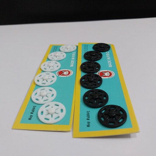 دکمه قابلمه پلاستیکی پک 12 تایی سیاه و سفید یک و نیم سانتی دکمه فشاری خیاطی دکمه قابلمه مشکی وسفید خرازی نفیس