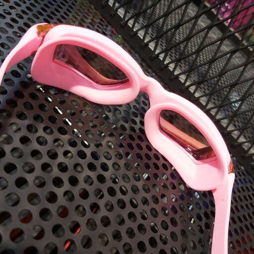 عینک شنا اورجینال LOPO کیف دار سیلیکونی گوش گیر دار رنگ صورتی فروشگاه لباس ورزشی و بدنسازی کاراکو اسپرت 