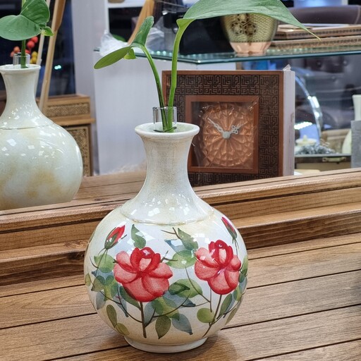گلدان گلسرخی سرامیکی نقاشی کار دست و محصول لالجین همدان 