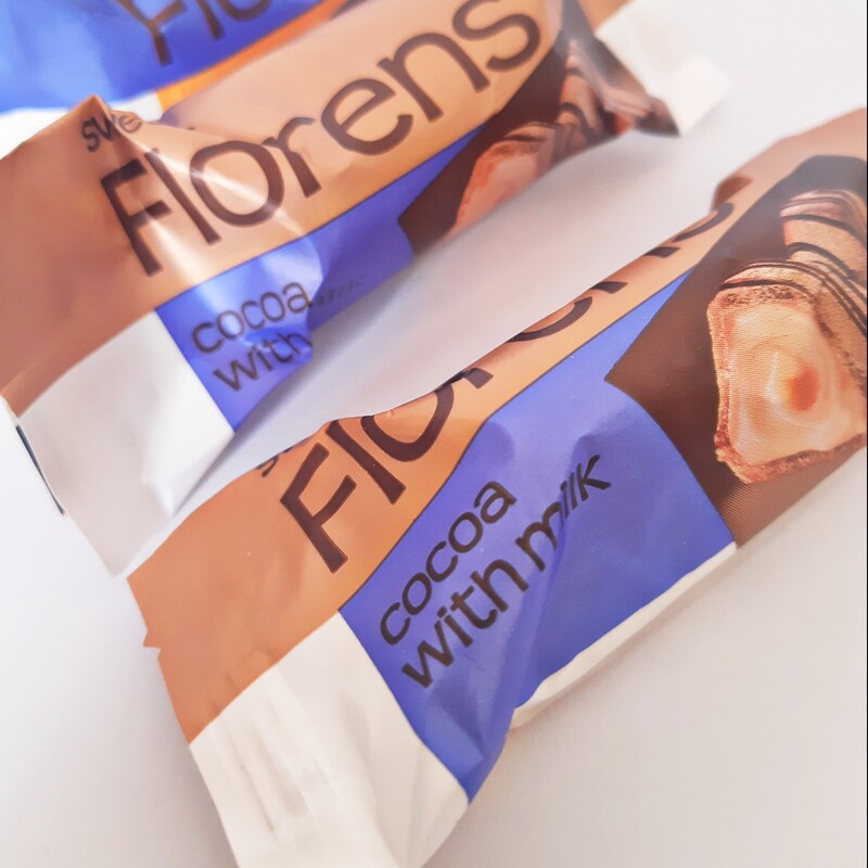 شکلات خارجی فلورنس abk اوکراین  با مغزی کاکائو شیری و روکش بیسکوییتی